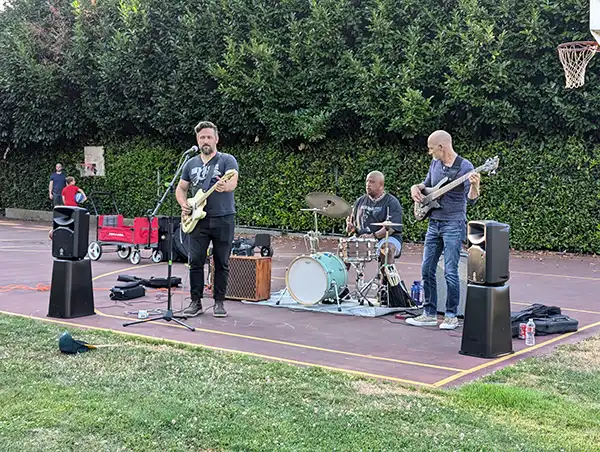 Kevitt Bednar band playing